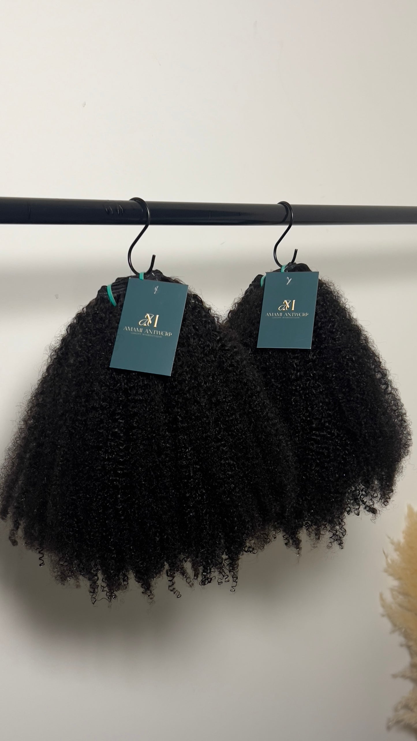 4C texture bundels van virgin human hair – compacte coils die perfect blenden met natuurlijk 4C haar – Amami Antwerp