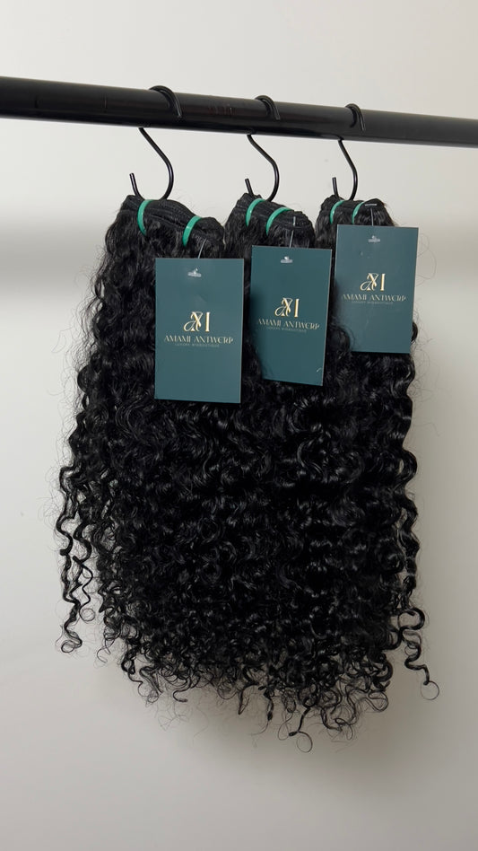 Pixie Curly bundels met kleine krullen, raw hair dat perfect blendt met 3a -3c haar – Amami Antwerp