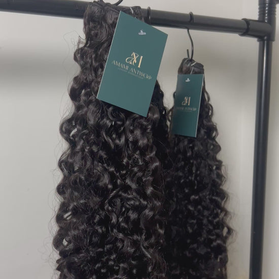 Video van Pixie Curly – strakke krullen, raw hair met een natuurlijke afro-look, ideaal voor vrouwen met textuurhaar
